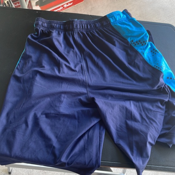 Under armour shorts - Picture 4 of 4